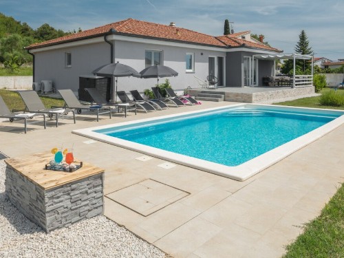 Holiday home - 8 persons -  - Ulica Brace Ceh - 52100 - Pula