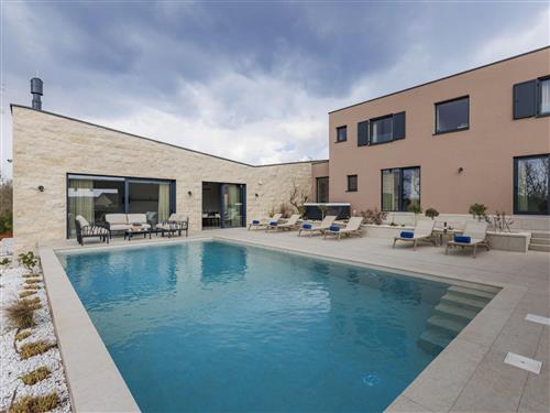 Feriehus - 8 personer -  - Tinjan - 52444