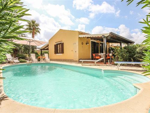 Holiday home - 6 persons -  - Via Cornino SNC - Custonaci - 91015 - Custonaci (Tp)