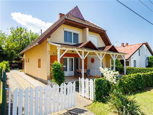 Holiday Home/Apartment - 5 persons -  - Balatonszarszo - 8624