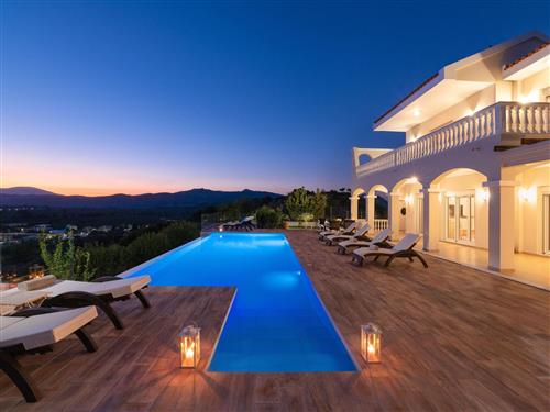 Feriehus - 9 personer -  - Archangelos - 85102