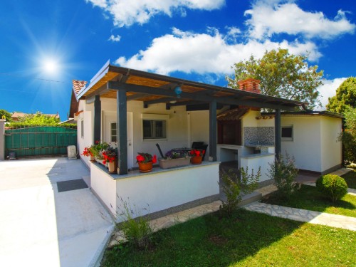 Ferienhaus - 3 Personen -  - 52100 - Pula