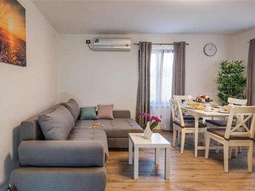 Holiday Home/Apartment - 4 persons -  - Bunarska ulica - 52100 - Pula