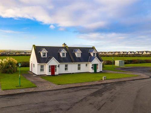 Holiday home - 6 persons -  - V31 X090 - Ballybunion