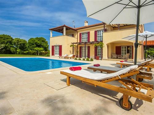 Holiday home - 10 persons -  - Butkovici - 52342 - Butkovici