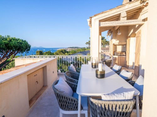 Holiday home - 8 persons -  - Gassin - 83580