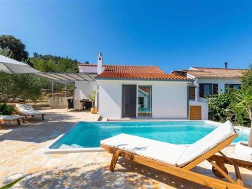 Holiday home - 6 persons -  - Dracevica - Brac-Nerezisca - 21423 - Dracevica
