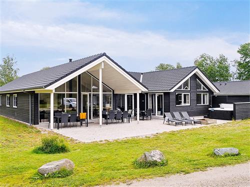 Holiday Home/Apartment - 16 persons -  - Bøtølundvej - Marielyst - 4873 - Væggerløse