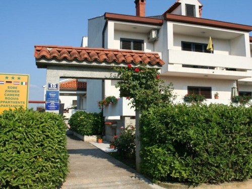 Feriehus - 4 personer -  - 52452 - Funtana