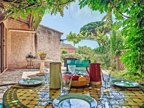 Holiday home - 6 persons -  - Six Fours - 83140