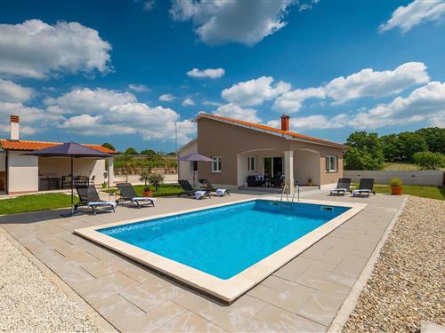 Ferienhaus - 6 Personen -  - Basici - 52444 - Tinjan
