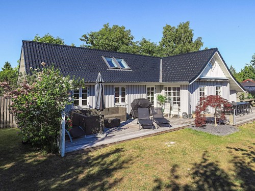 Feriehus - 7 personer -  - Klirevej - Marielyst - 4873 - Væggerløse