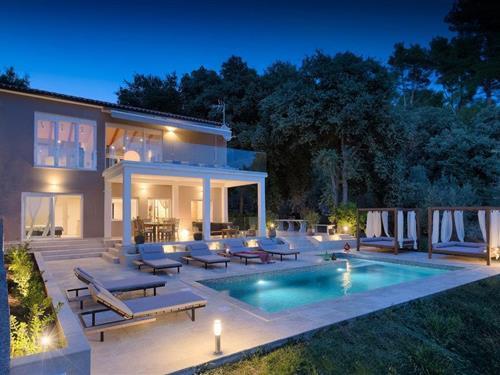 Holiday home - 8 persons -  - Paredine - 52100 - Pula