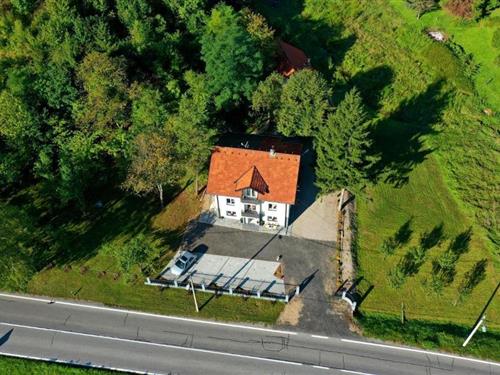 Sommerhus - 4 personer -  - Rakovica - 47245 - Rakovica