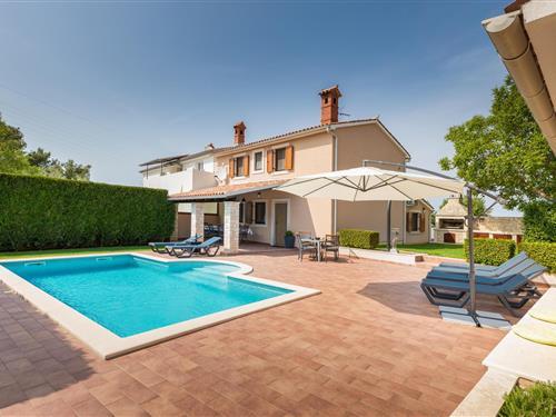 Holiday home - 8 persons -  - Sv.Kirin - Vodnjan-Sv.Kirin - 52342 - Sv.Kirin