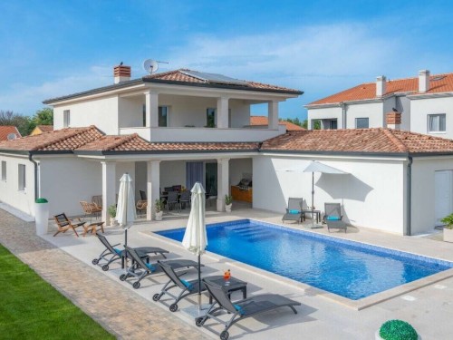 Holiday home - 8 persons -  - 52445 - Baderna