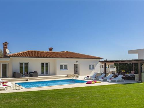 Villa - 8 persons -  - 52100 - Pula