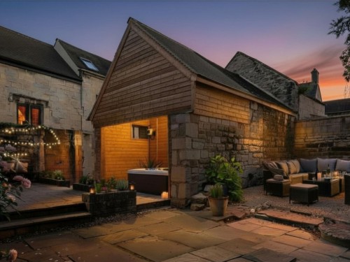 Holiday home - 19 persons -  - GL6 6QB - Painswick