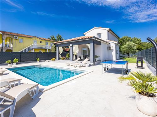 Holiday home - 6 persons -  - Štinjan - 52100