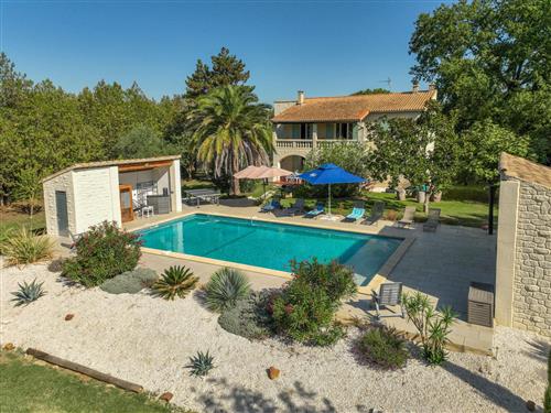 Holiday home - 12 persons -  - Uzès - 30700