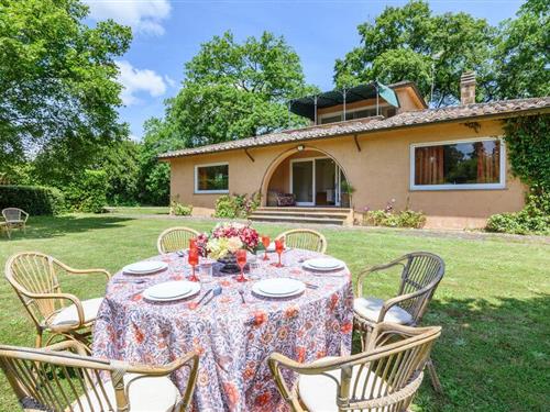 Feriehus - 8 personer -  - Loc. La Torraccia SS - 01015 - Sutri