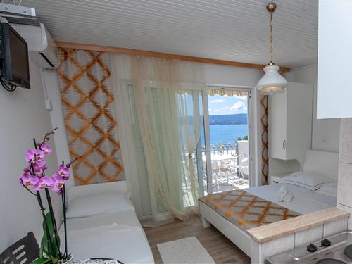 Holiday apartment - 3 persons -  - Duce - 21315 - Duce