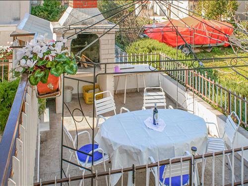 Ferienhaus - 3 Personen -  - Ulica Hrvatskih zrtava - Trogir-Seget Donji - 21218 - Seget Donji