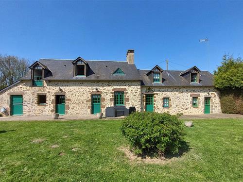 Holiday home - 10 persons -  - Les Apprets N. - Mont Saint Jean - 72140 - Mont-Saint-Jean