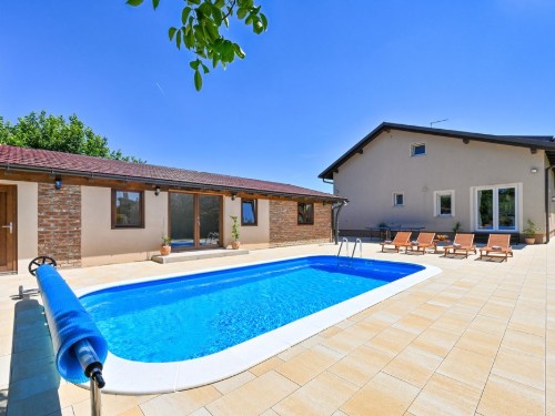 Holiday home - 9 persons -  - Ulica Josipa Kozarca - 43000 - Bjelovar
