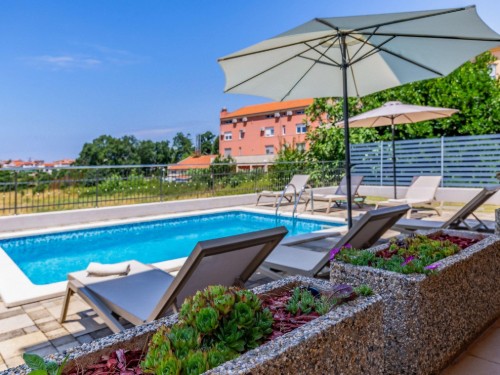 Holiday home - 10 persons -  - 52100 - Pula