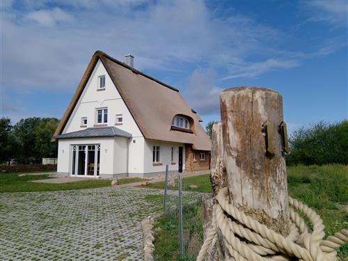 Holiday Home/Apartment - 8 persons -  - Eichenweg - 18230 - Rerik