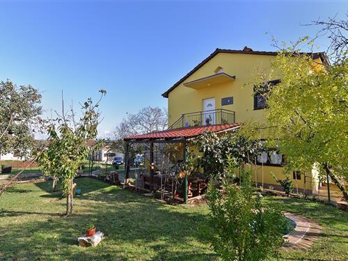 Holiday Home/Apartment - 5 persons -  - Baližerka - 52100 - Stinjan