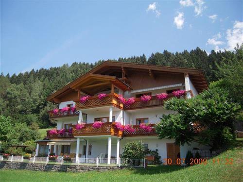 Holiday Home/Apartment - 4 persons -  - Dellach - 9872 - Millstatt