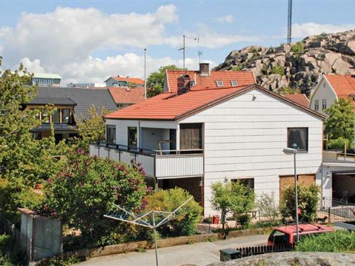 Holiday home - 9 persons -  - Torsgatan - 453 33 - Lysekil