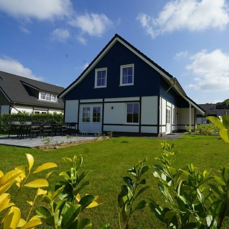 Sommerhus - 8 personer -  - 6114 - Susteren
