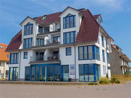 Holiday Home/Apartment - 5 persons -  - Unverstellter Blick auf Hafen, Bodden und Hiddensee - 18556 - Wiek