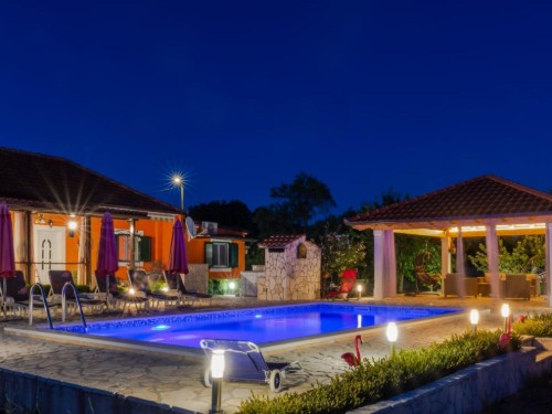Holiday home - 6 persons -  - Bakovici 8, Planjane Gornje - 22323 - Unešic