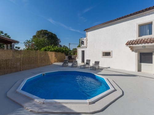 Holiday home - 8 persons -  - 52444 - Tinjan