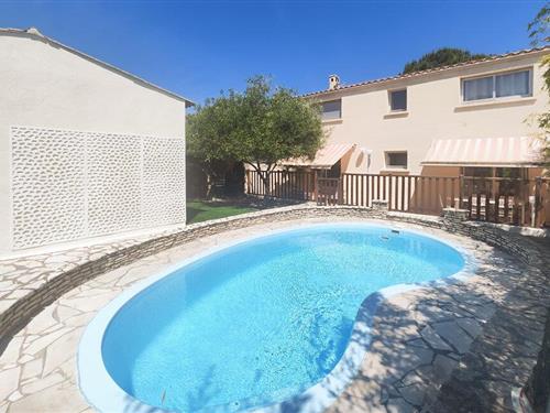 Holiday home - 6 persons -  - Rue du Stade - 34120 - Tourbes