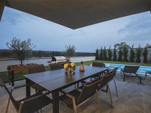 Villa - 8 persons -  - 52100 - Pula