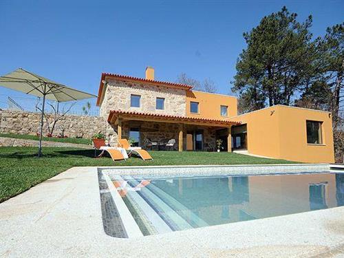 Holiday Home/Apartment - 10 persons -  - Lugar de Eiró - 4940-372 - Linhares