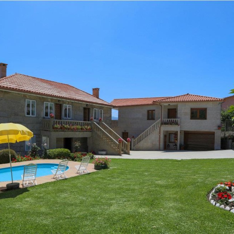 Sommerhus - 8 personer -  - Laño - 36992 - Raxo