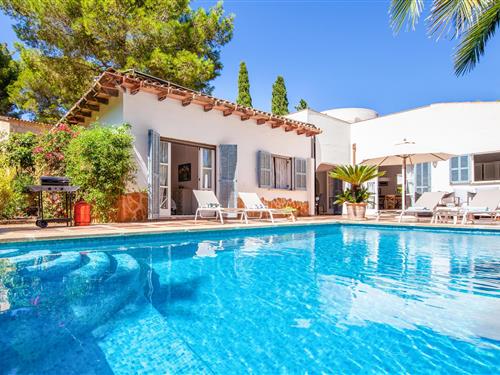 Holiday home - 6 persons -  - Carrer Calas - 07589 - Canyamel
