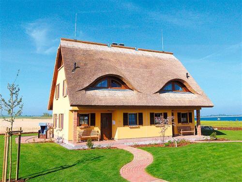 Holiday Home/Apartment - 6 persons -  - Am Breetzer Bodden - 18569 - Vieregge