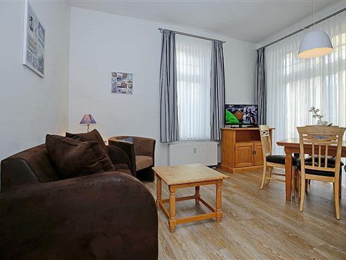 Holiday Home/Apartment - 4 persons -  - Ostseeallee - 18225 - Ostseebad Kühlungsborn