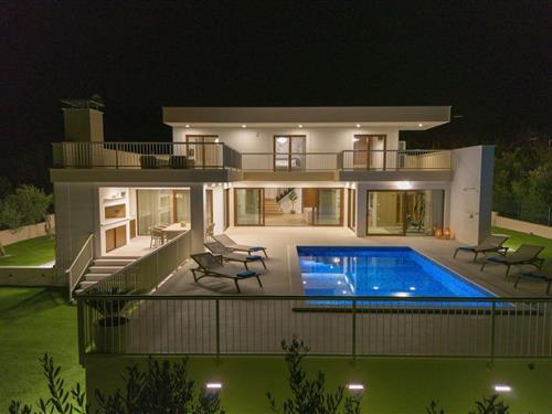 Villa - 8 personer -  - 21215 - Split-Dalmatia County,