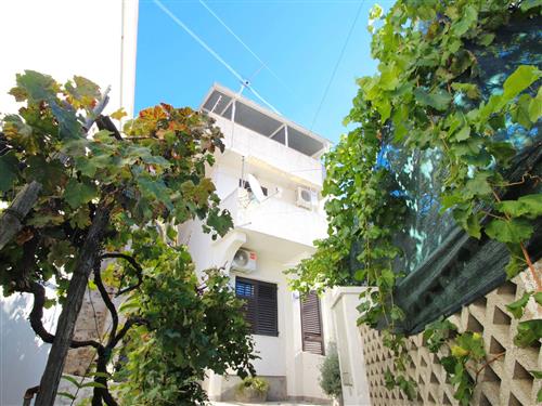 Holiday apartment - 3 persons -  - Ulica Gorica - 51523 - Baska