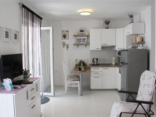 Holiday Home/Apartment - 2 persons -  - Njivice - 51511 - Njivice