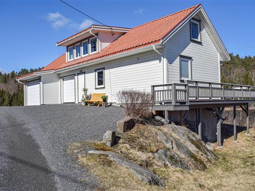 Holiday Home/Apartment - 4 persons -  - Romundstadveien - 4957 - Risør