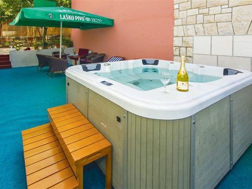 Ferielejlighed - 8 personer -  - Ostrvica - Omis-Ostrvica - 21253 - Ostrvica